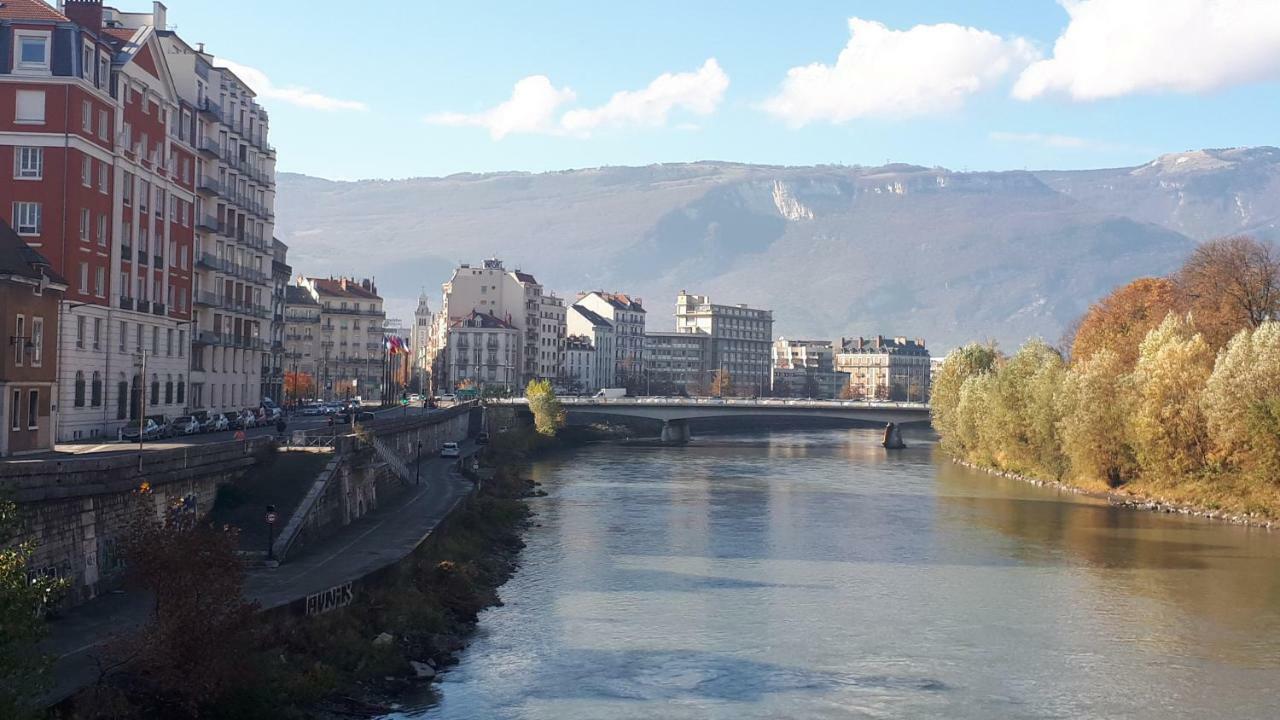 Rent4Night Grenoble Europole Appartement Buitenkant foto
